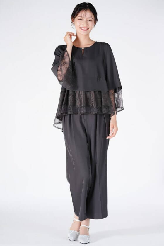 RUIRUE BOUTIQUE
ペプラム裾レースダークグレーパンツドレス