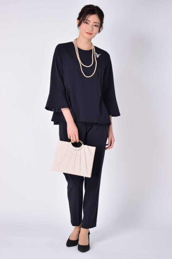 UNITED ARROWS green label relaxing
ペプラムトップスネイビーパンツドレス
